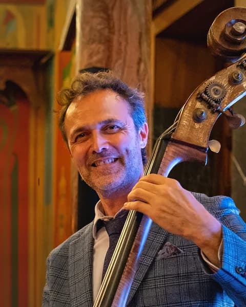 Lionel Milazzo à la contrebasse